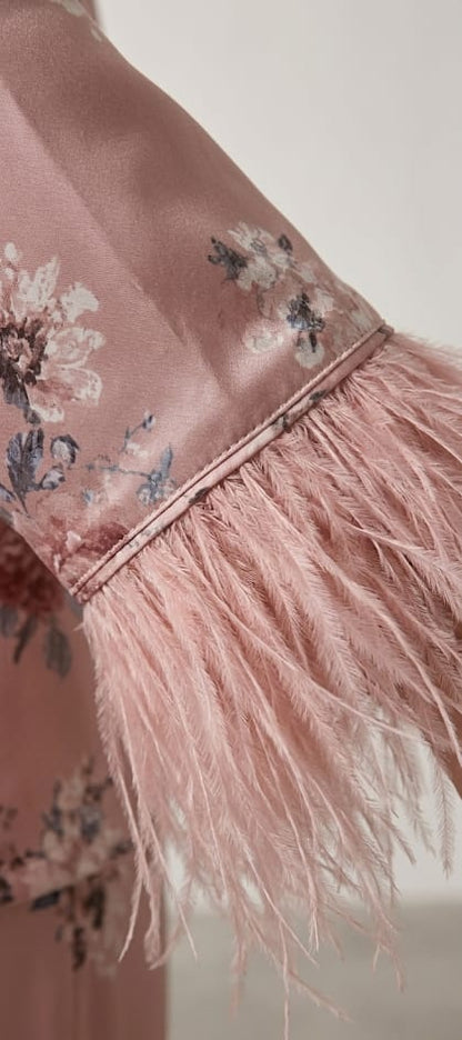 Pijama mujer de satén con estampado floral y detalle de plumas | NUVELLA
